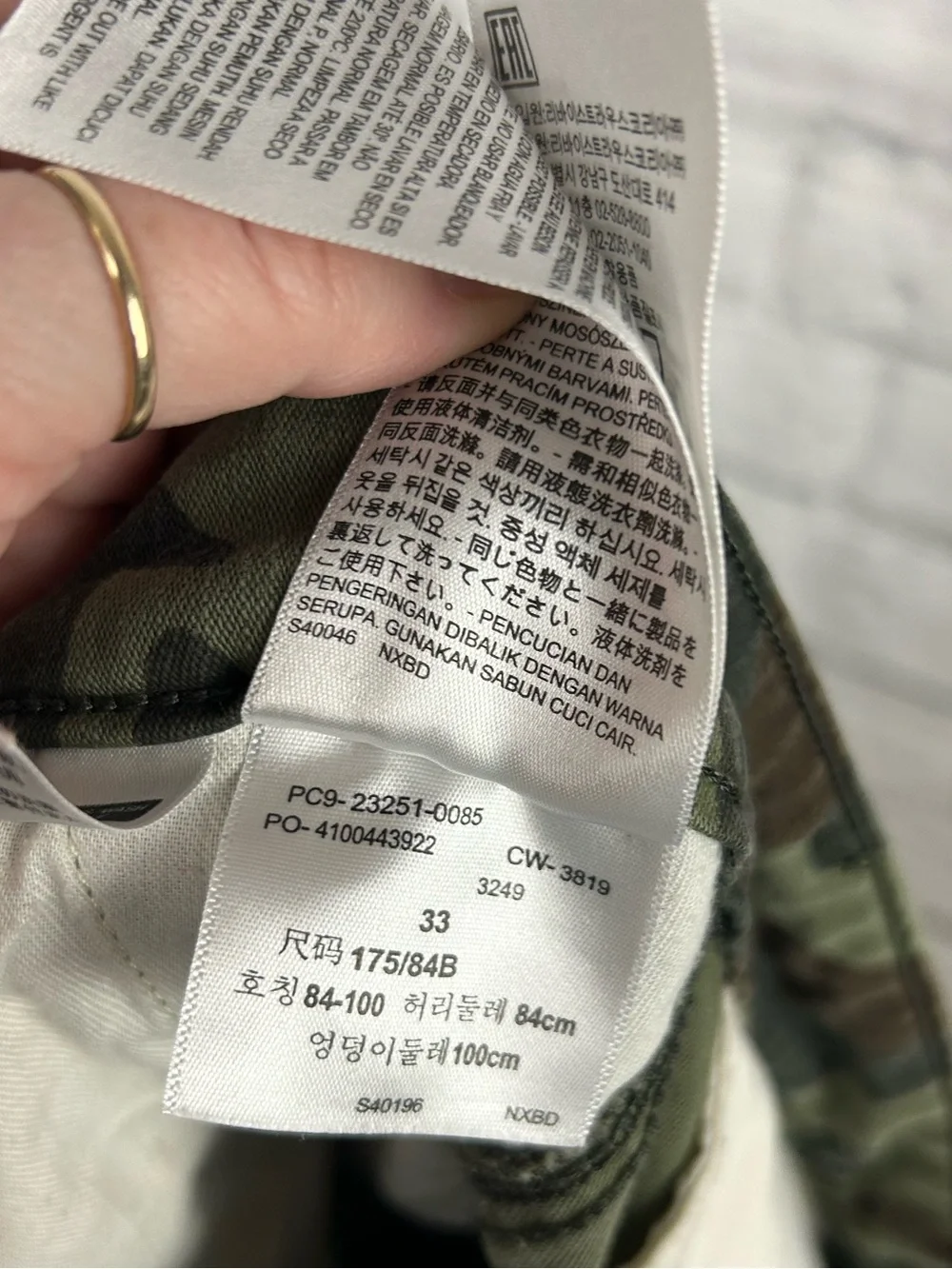 Levi’s Camo Cargo Shorts Men’s 33 Green Woodland Military Ripstop Cotton
